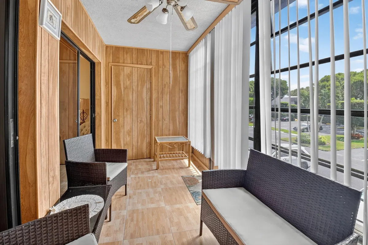 Unit 136 photo 25