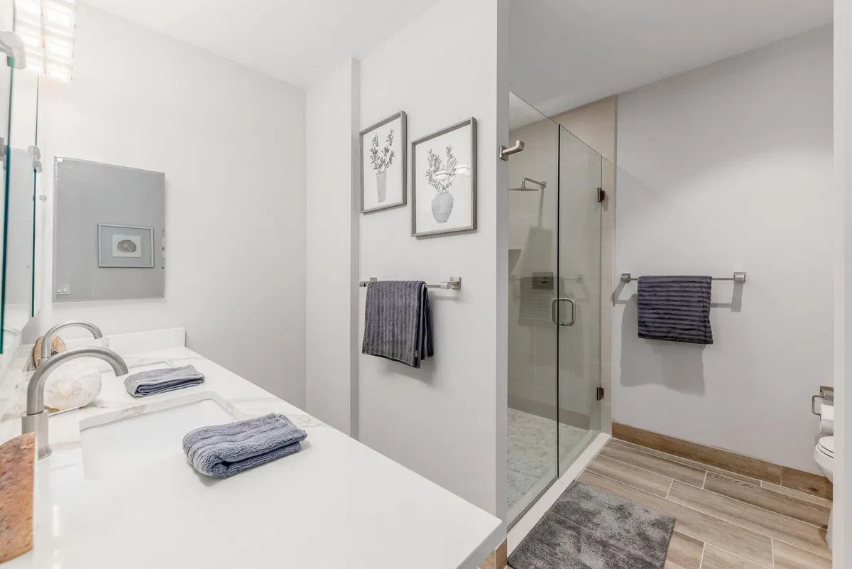  Unit 410 photo 16