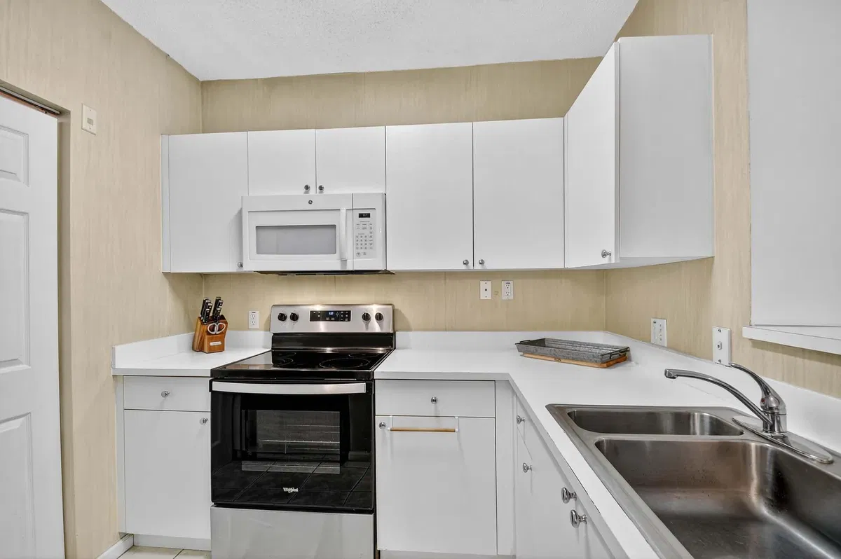  Unit 206 photo 10