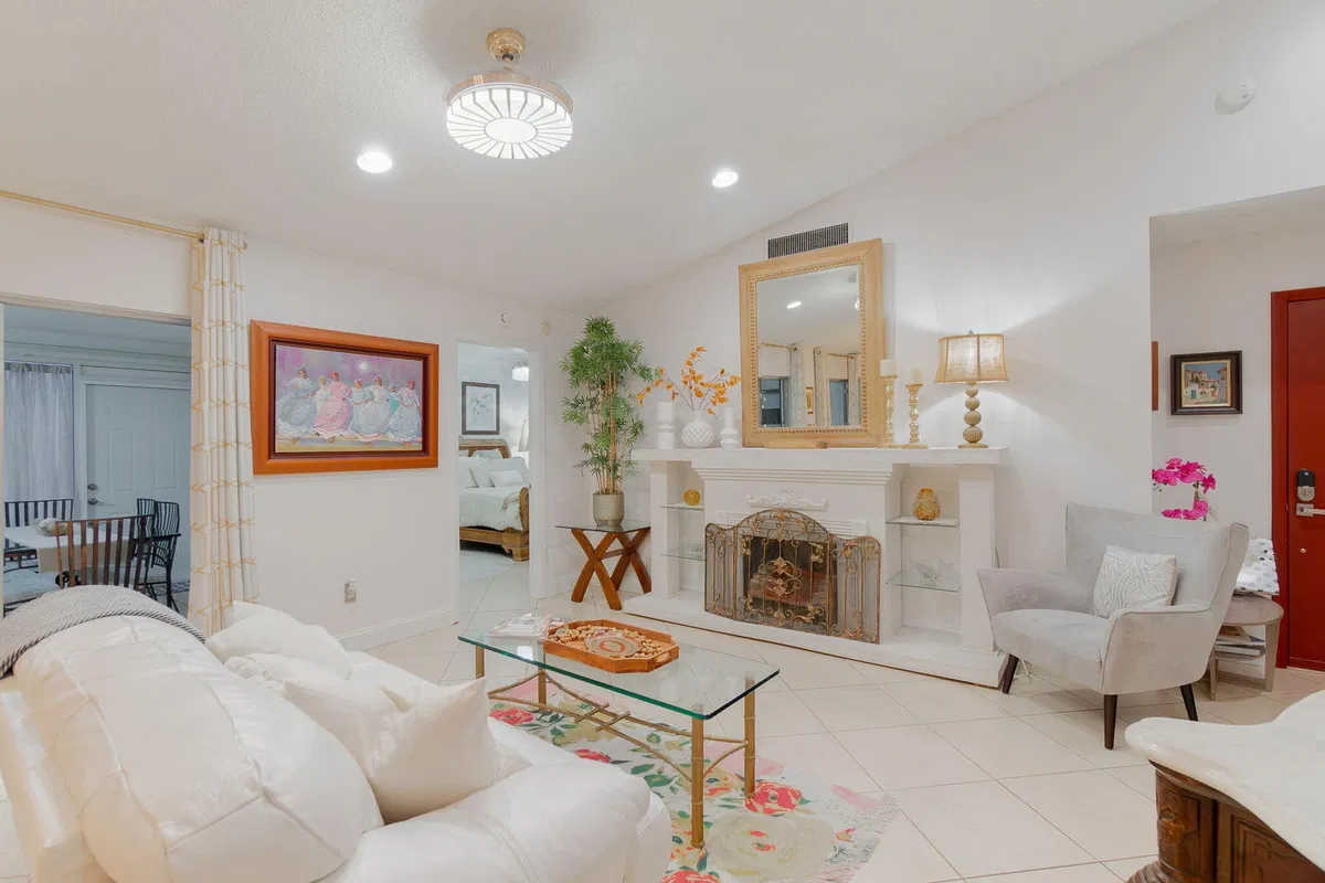 Residence photo 4
