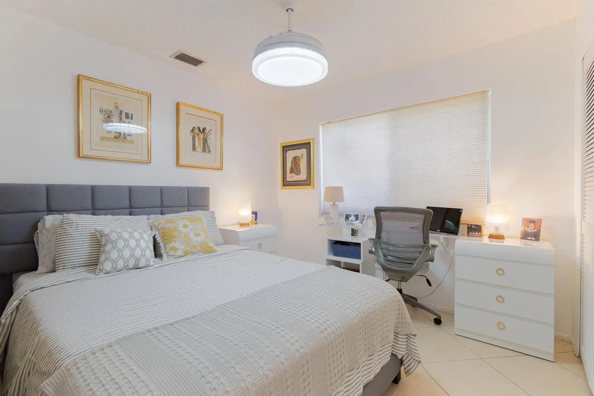 Residence photo 19