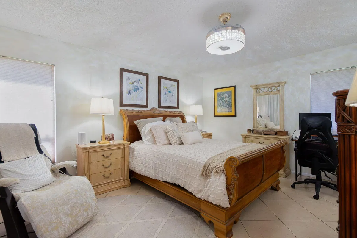 Residence photo 25