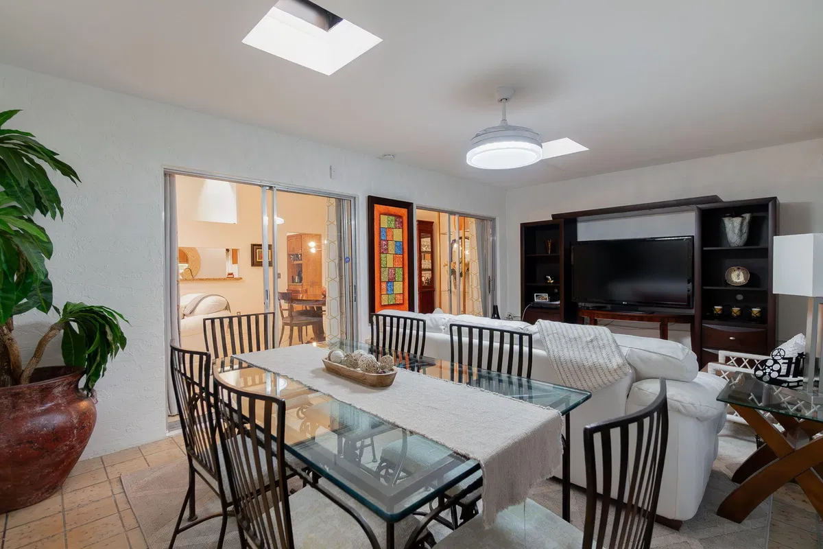 Residence photo 31