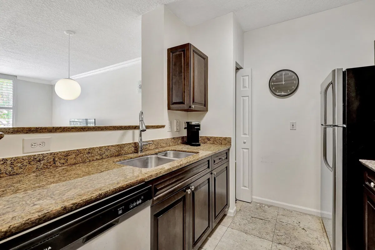 Downtown West Palm Beach Unit 105 photo 4