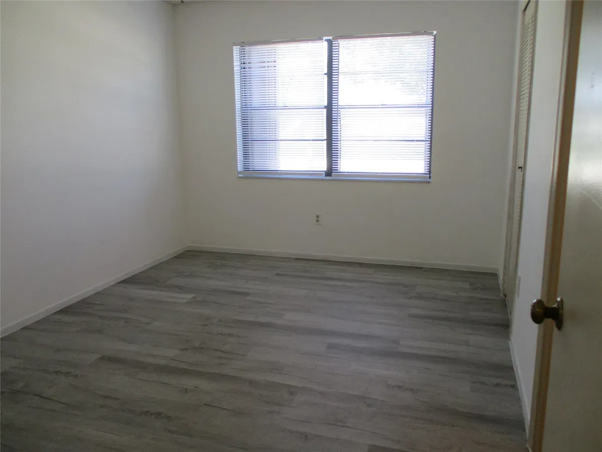  Unit 406 photo 10