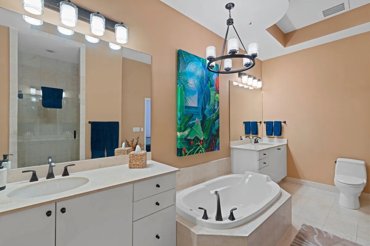 One City Plaza Unit 228 photo 16