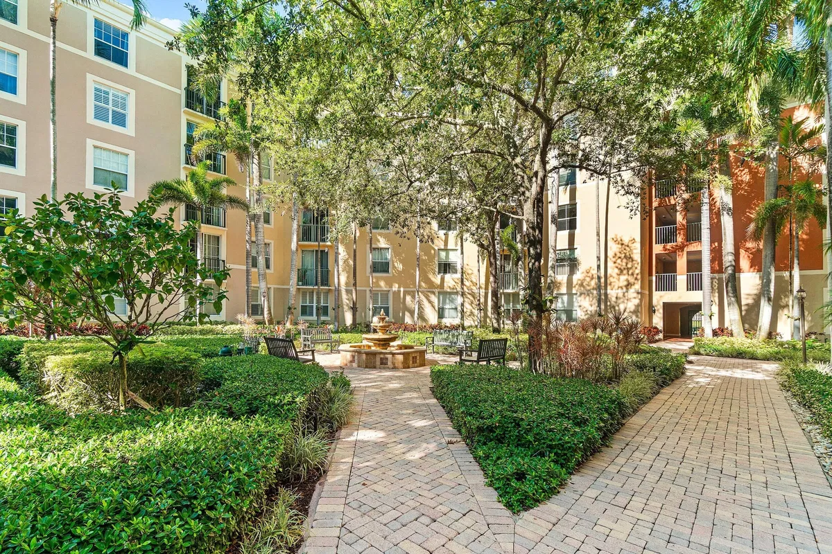 Courtyards in Cityplace Unit 123 photo 10