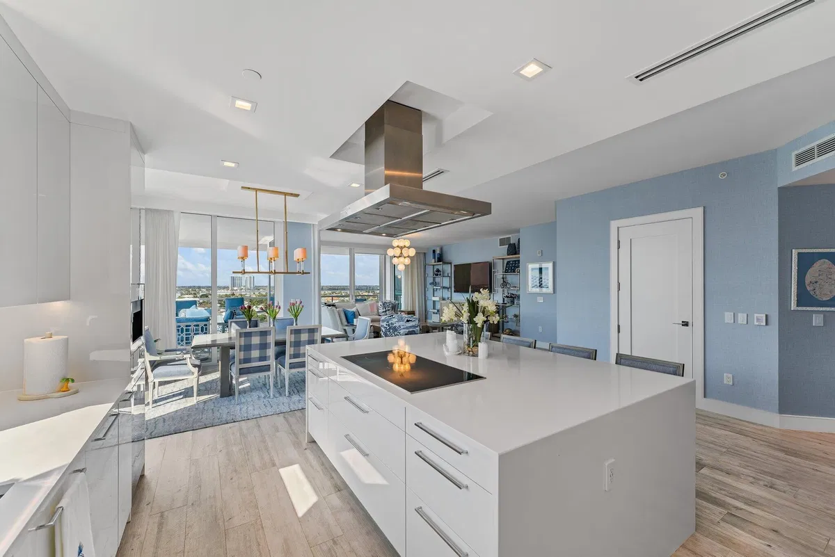 Vista Blue Unit 9d photo 7