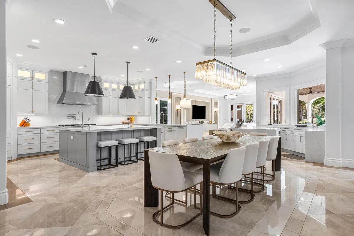 Royal Palm Yacht and Country Club Residence photo 10