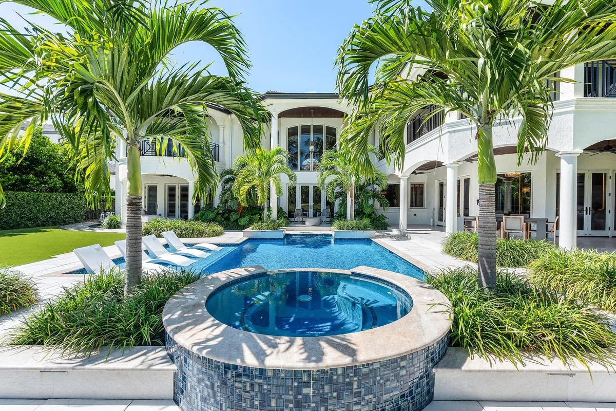 Royal Palm Yacht and Country Club Residence photo 25