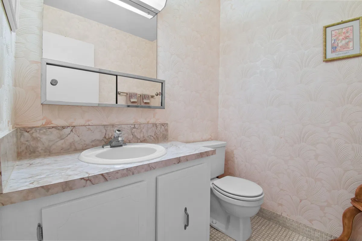  Unit C photo 13