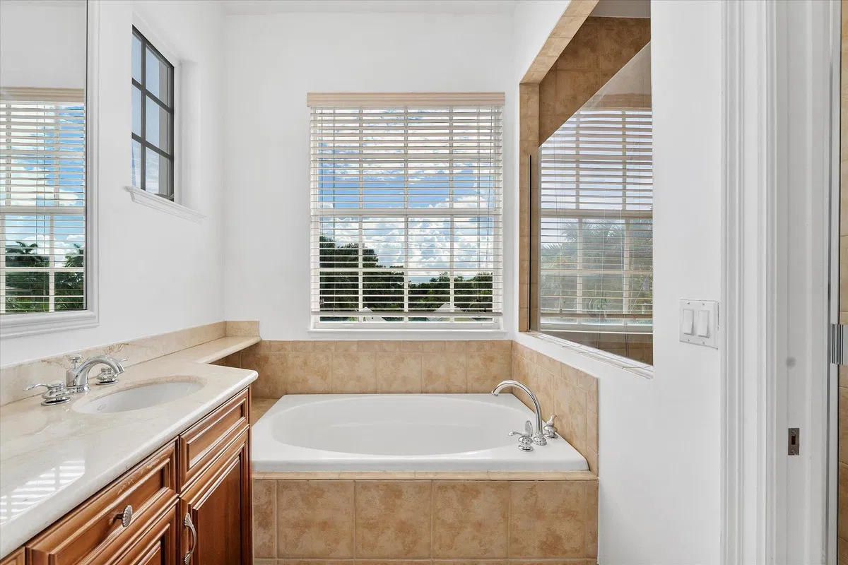 Hamilton Place Unit J photo 31