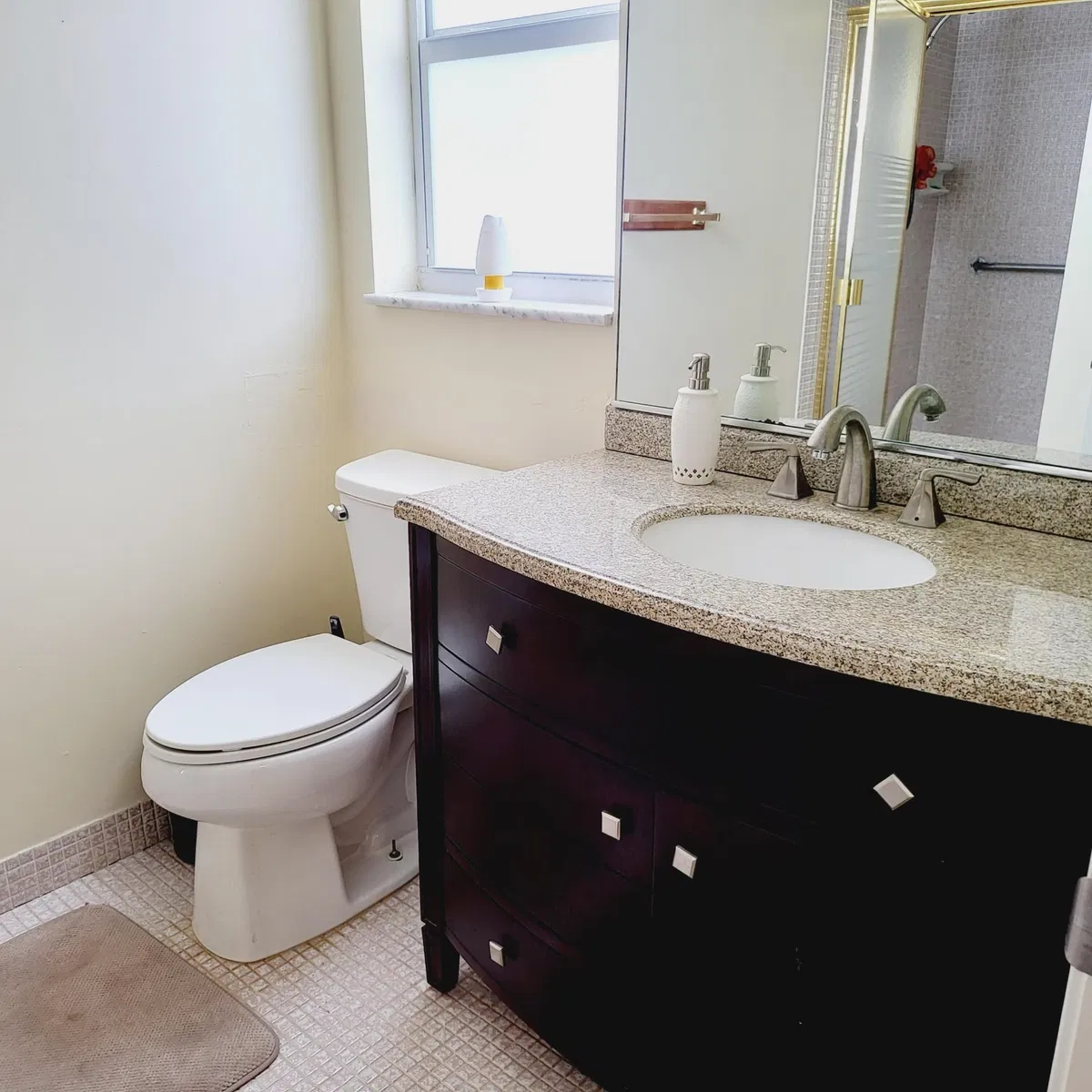 Unit 200 photo 10