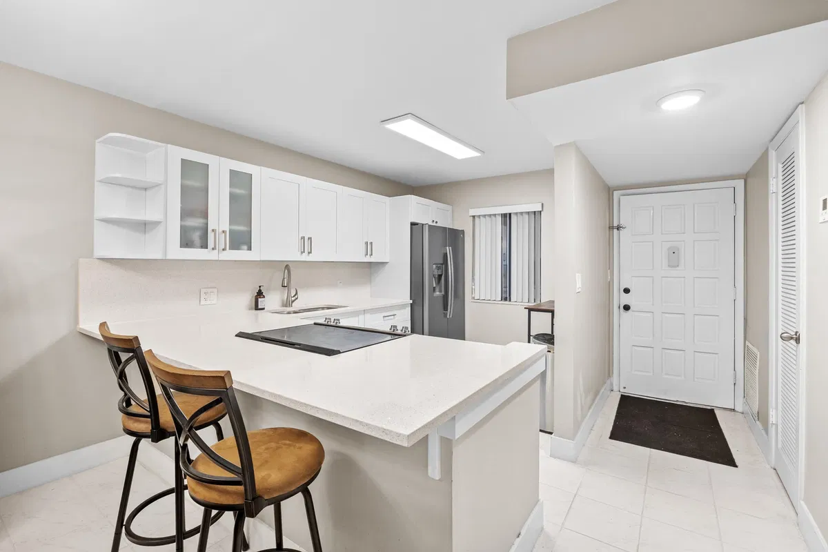 Unit 104 photo 7