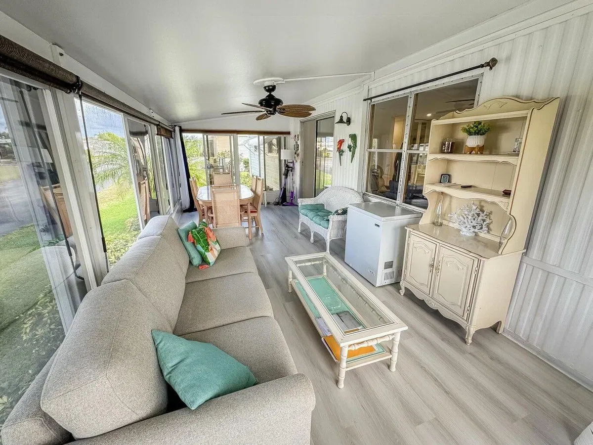 Residence photo 25