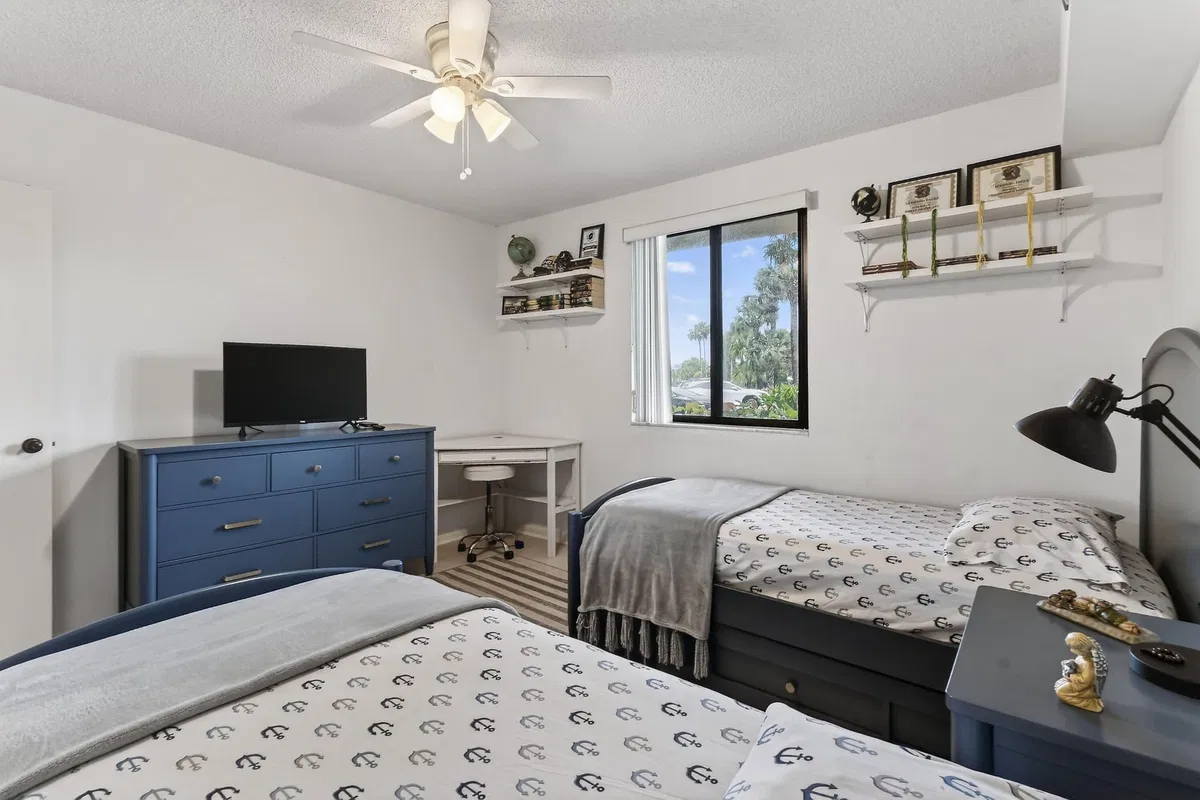  Unit 101 photo 19
