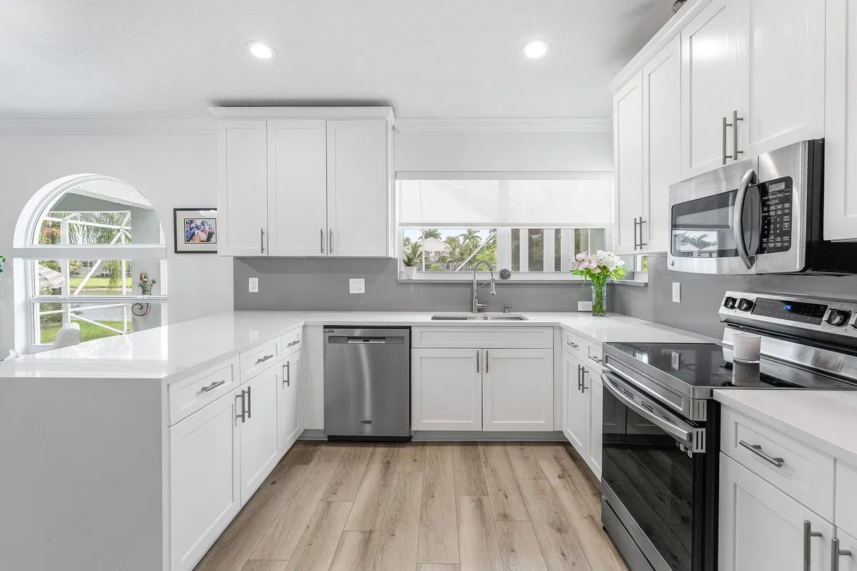 Boca Isles Residence photo 16