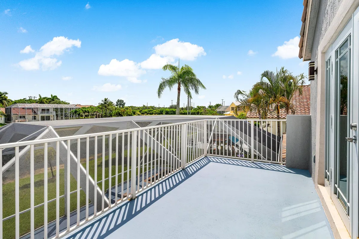 Boca Isles Residence photo 40