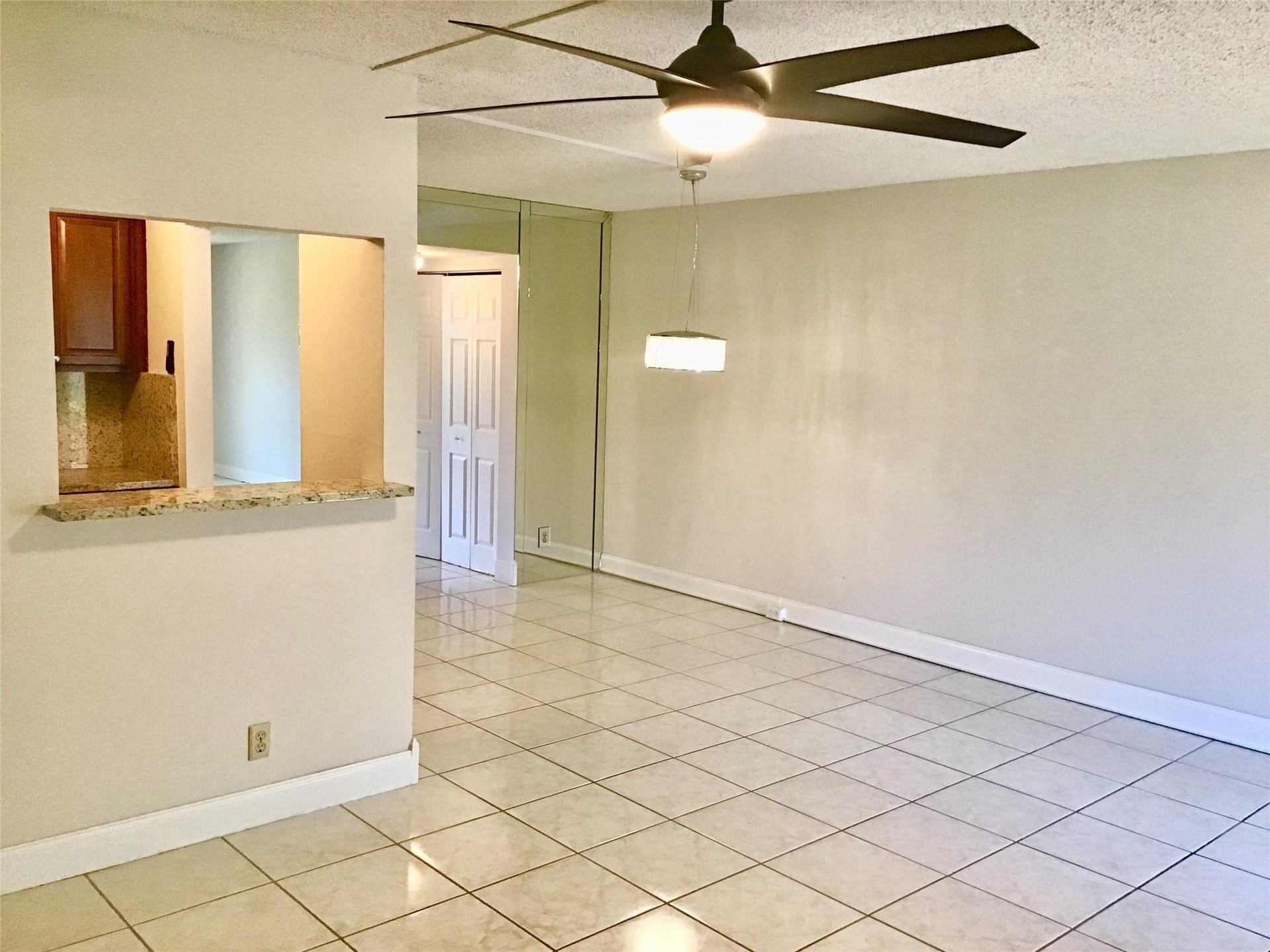 Unit 135 photo 7