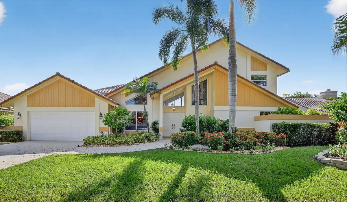 Colonnade Boca Raton Residence
