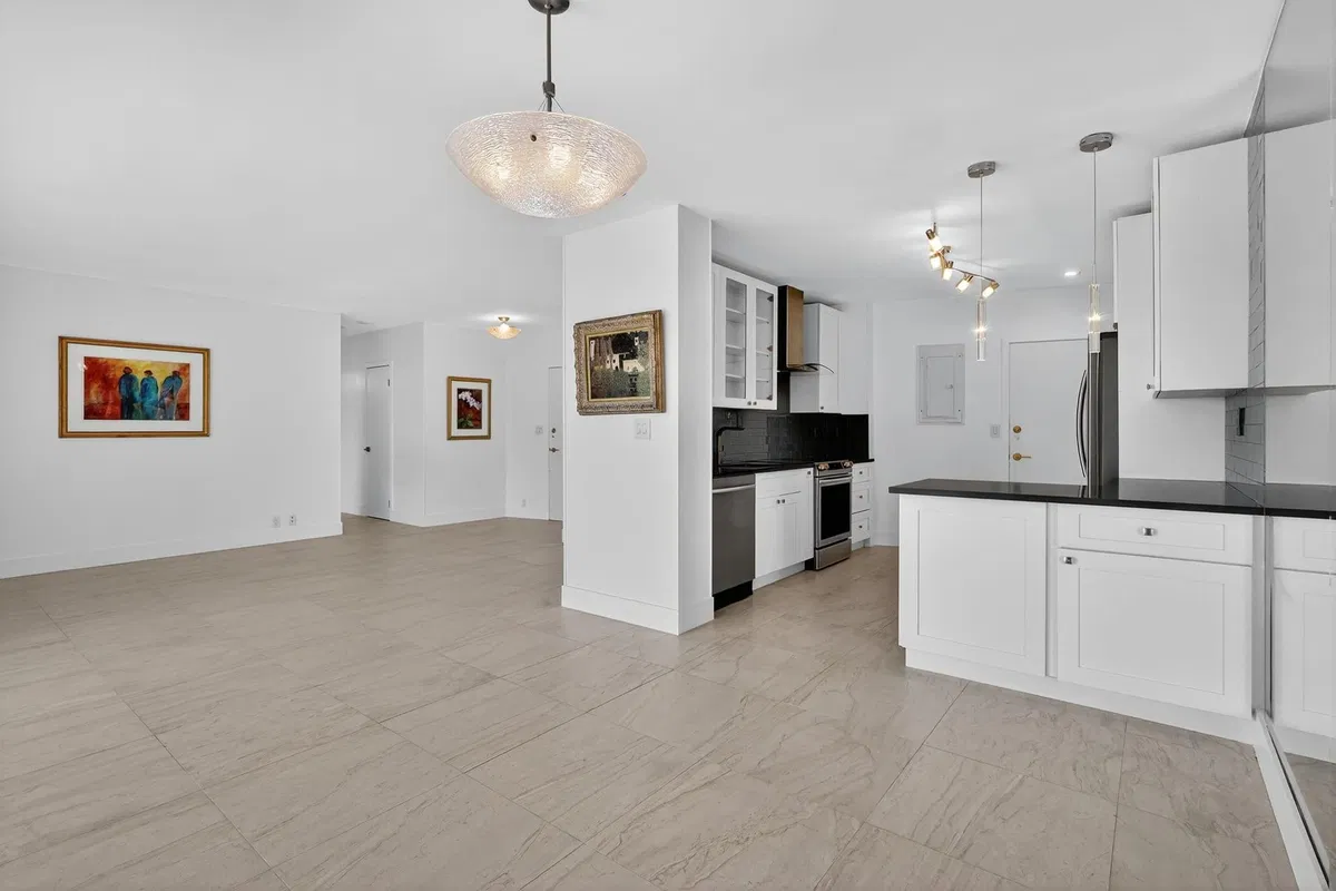 Palm Beach Towers, Palm Beach Unit 507A photo 4