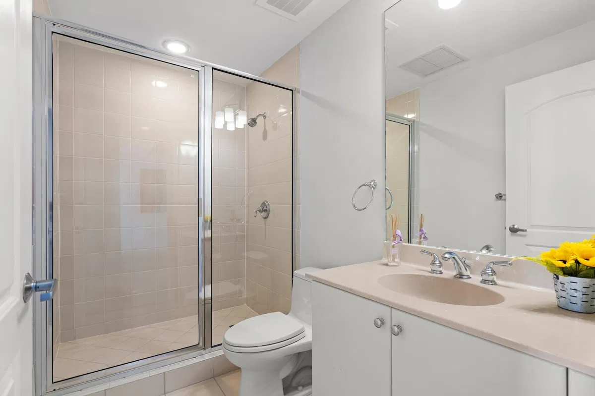 One City Plaza Unit 1417 photo 16
