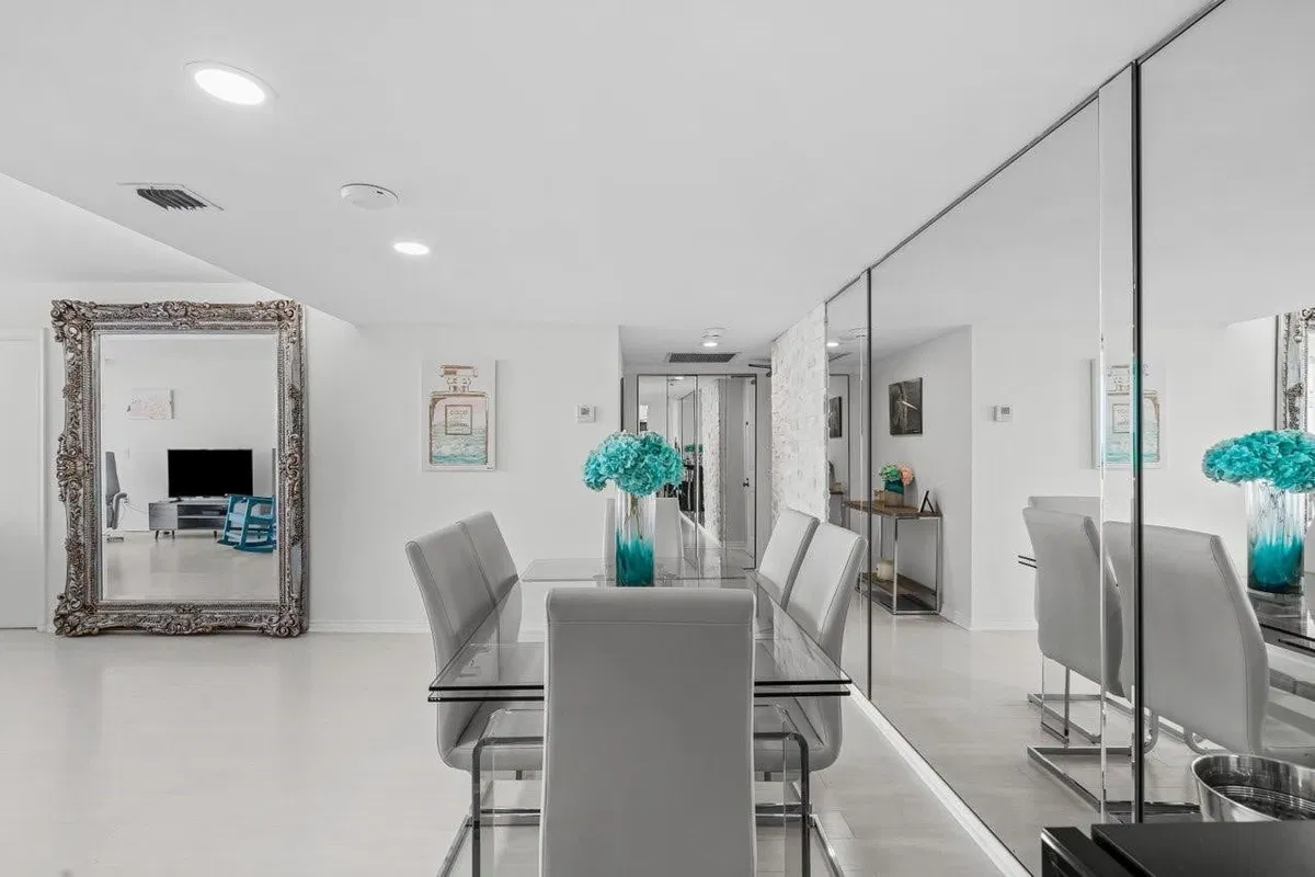 Palm Beach House Unit 2004