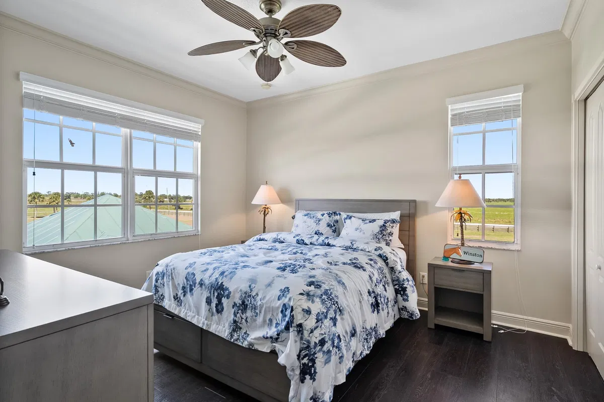 Residence photo 52