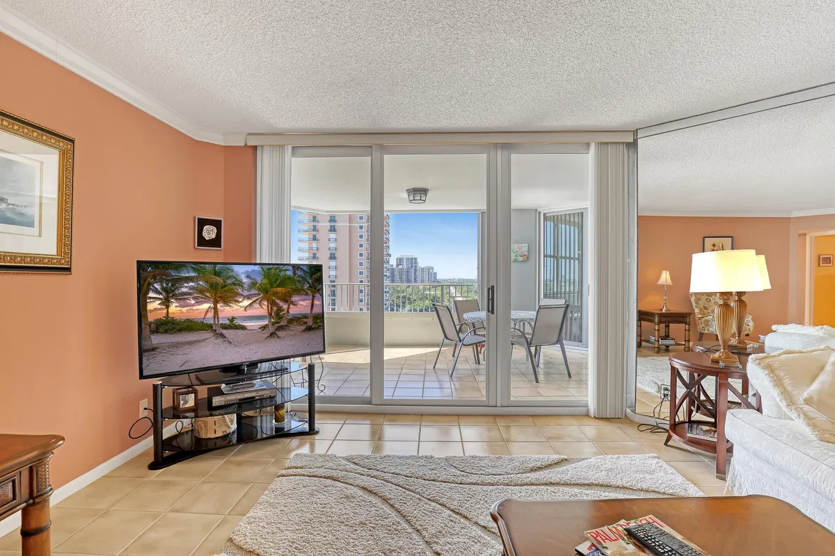 Corniche Singer Island Unit 904 photo 4