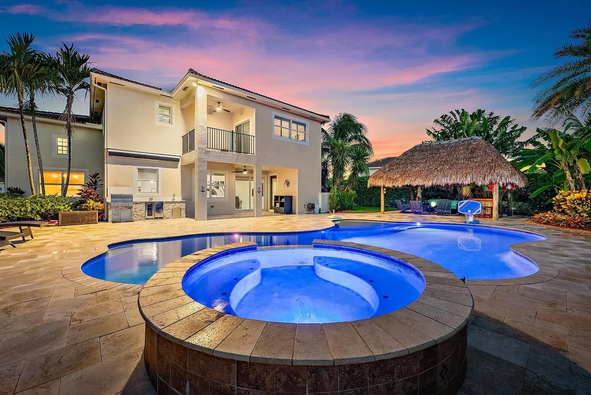 Rialto Jupiter Residence