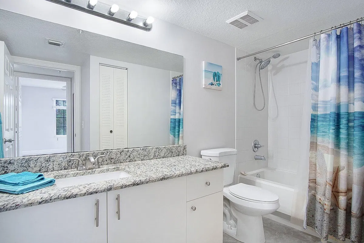 Unit 307 photo 16