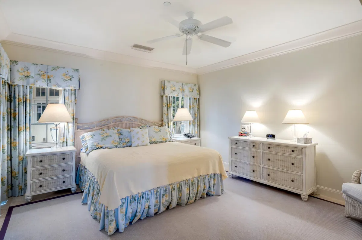  Residence photo 34