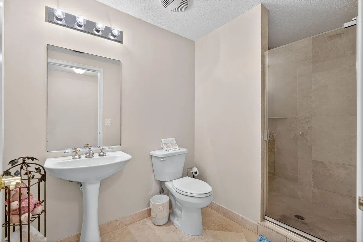 Unit Ph 3 photo 31