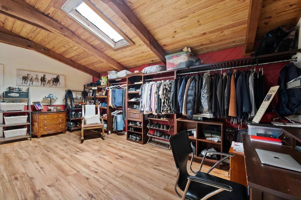 Residence photo 25