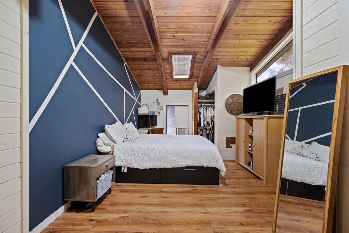 Residence photo 28