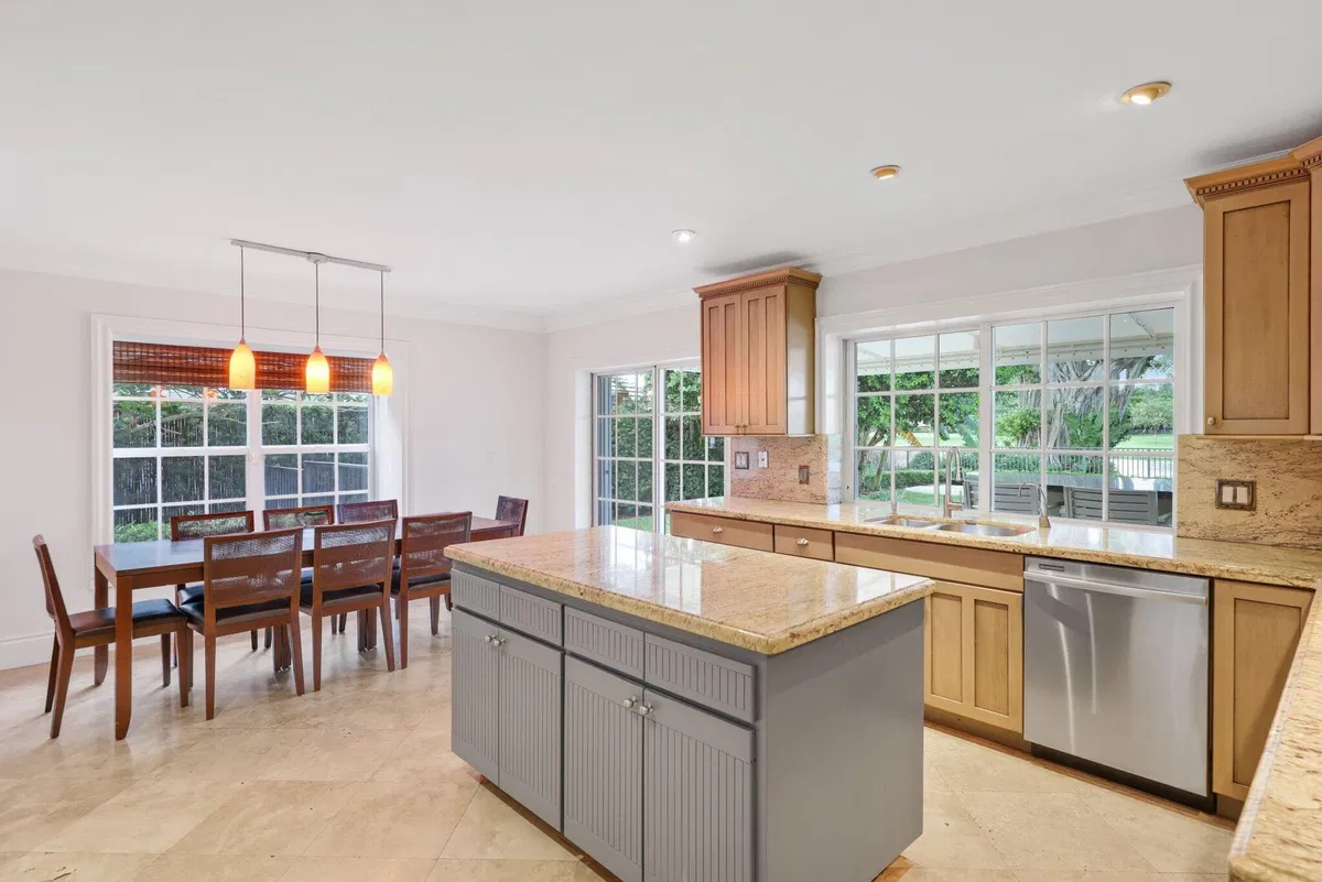 Boca Bath & Tennis Residence photo 13