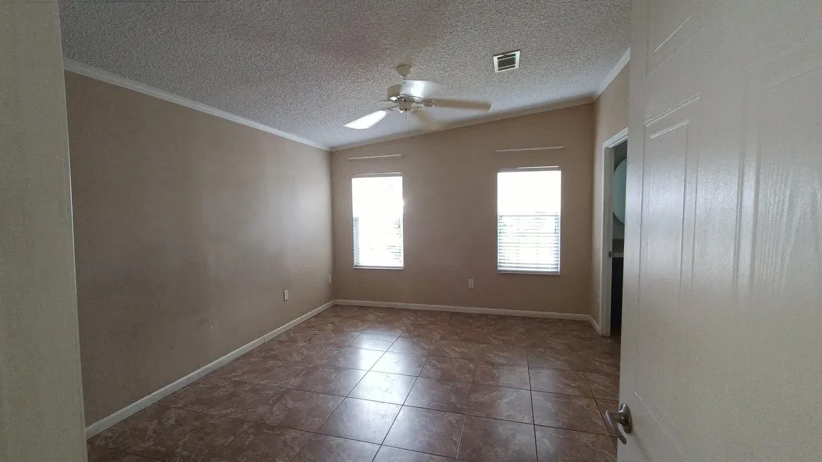 Residence photo 25