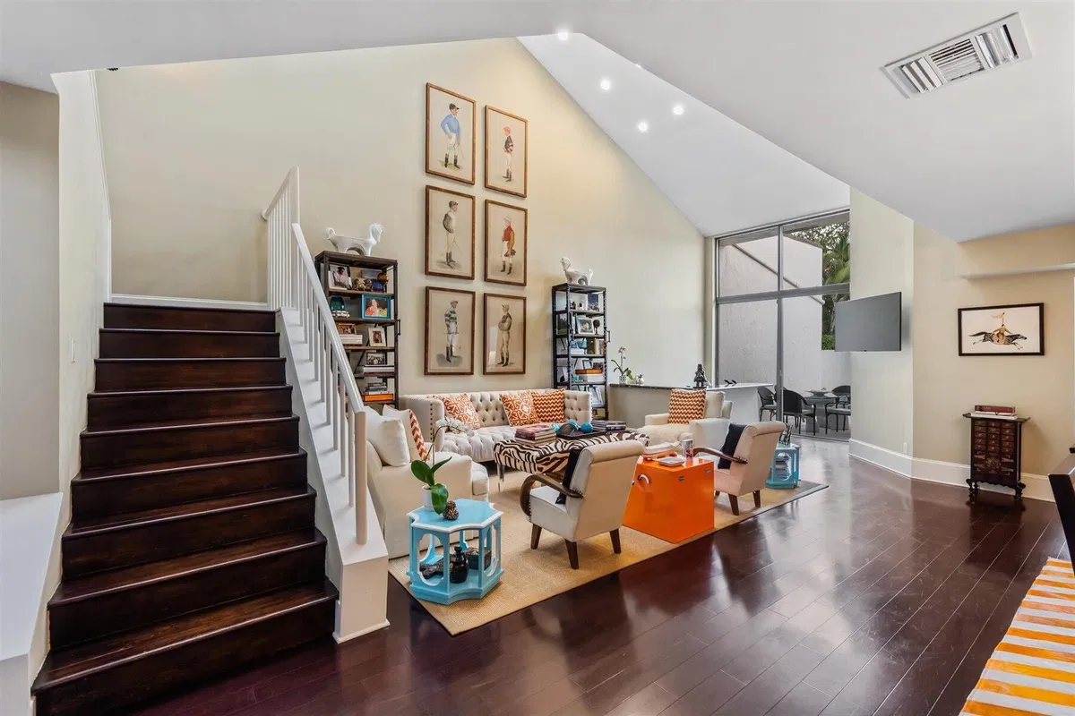 Windsor Way Residence photo 10