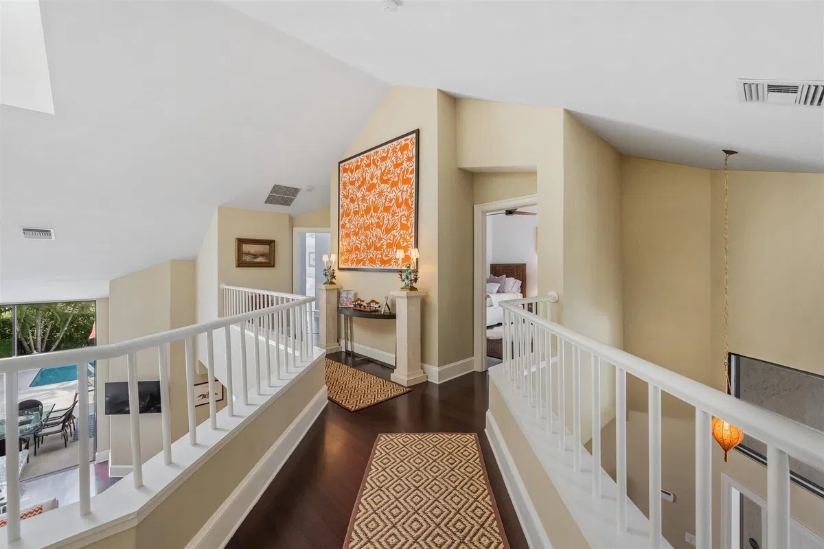 Windsor Way Residence photo 28