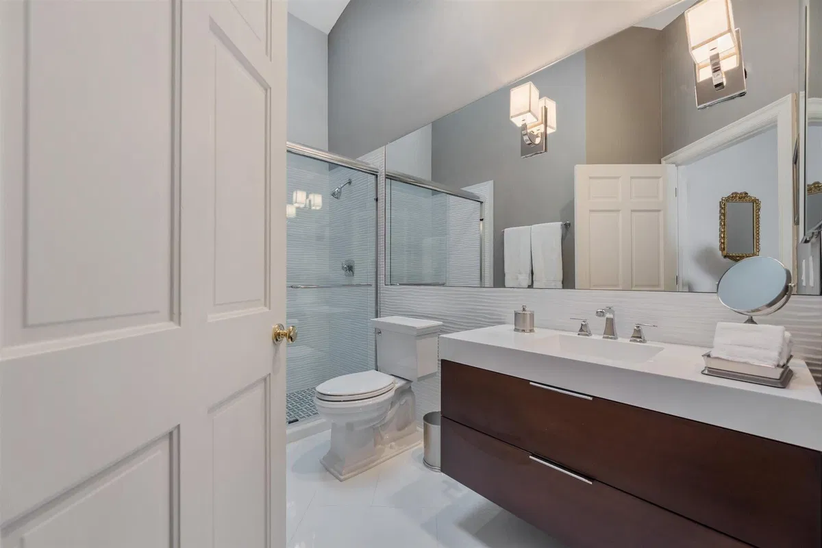 Windsor Way Residence photo 34