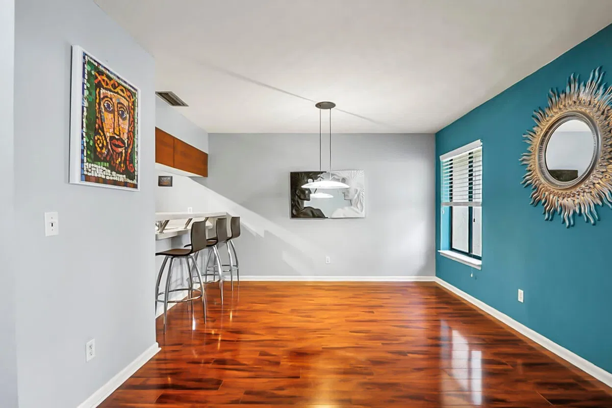 Residence photo 16