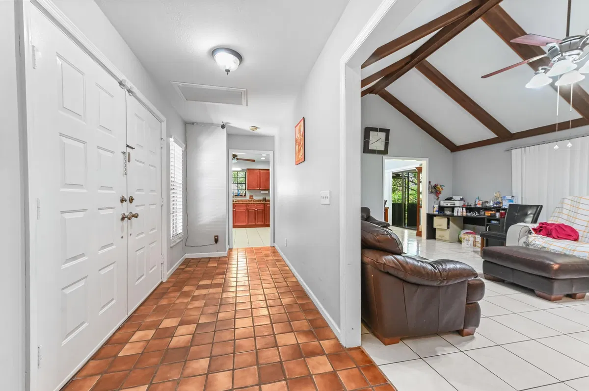Residence photo 10