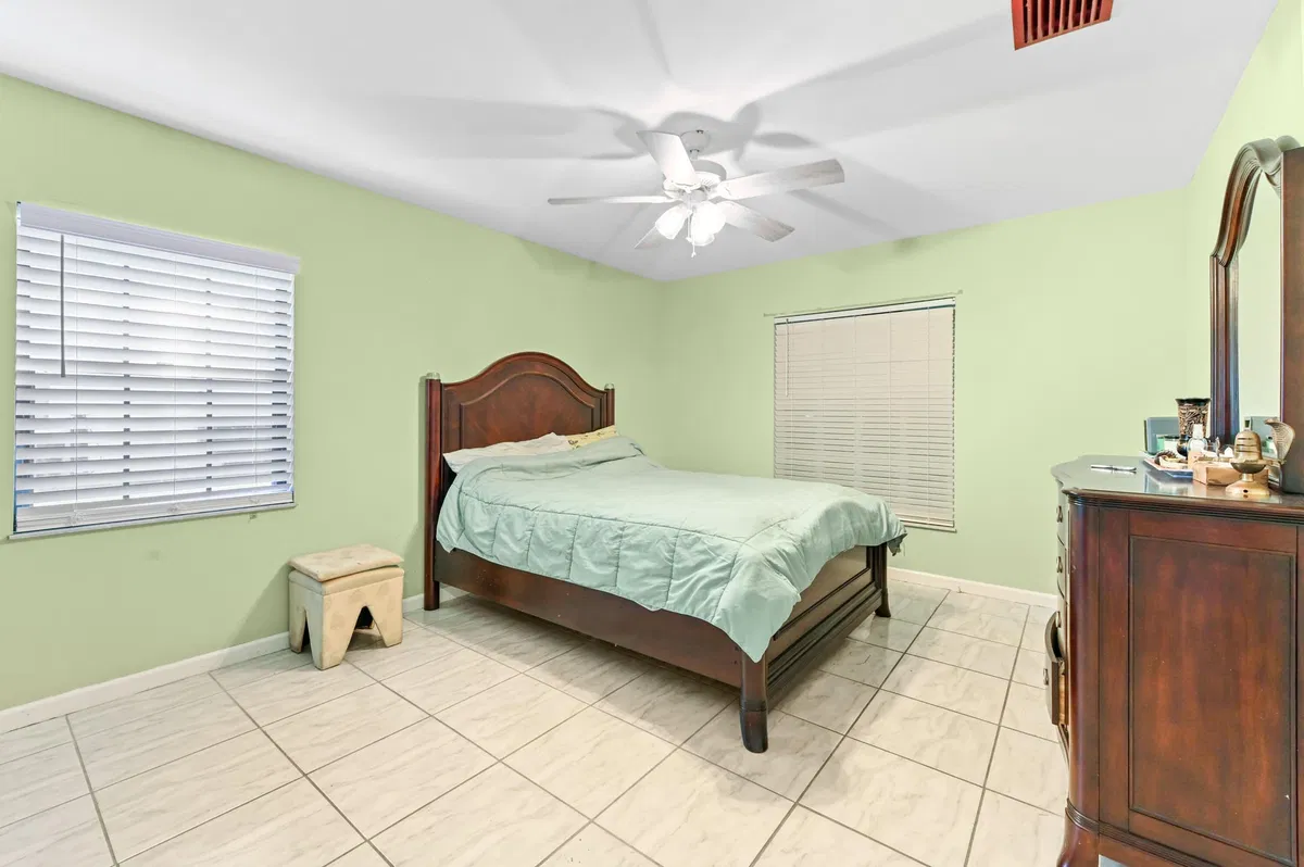 Residence photo 31
