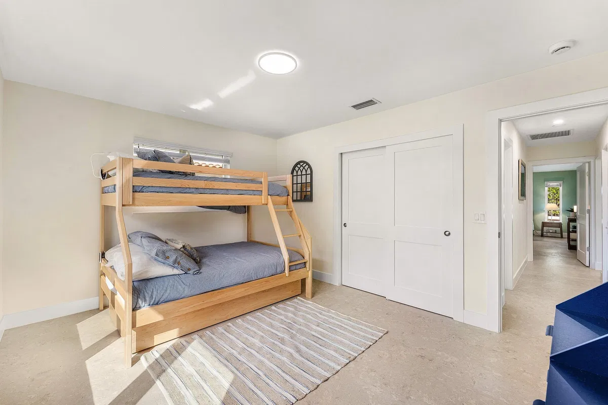  Residence photo 25