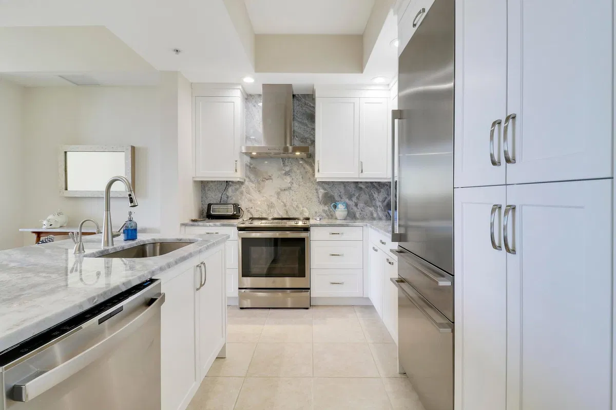 One City Plaza Unit 902 photo 10