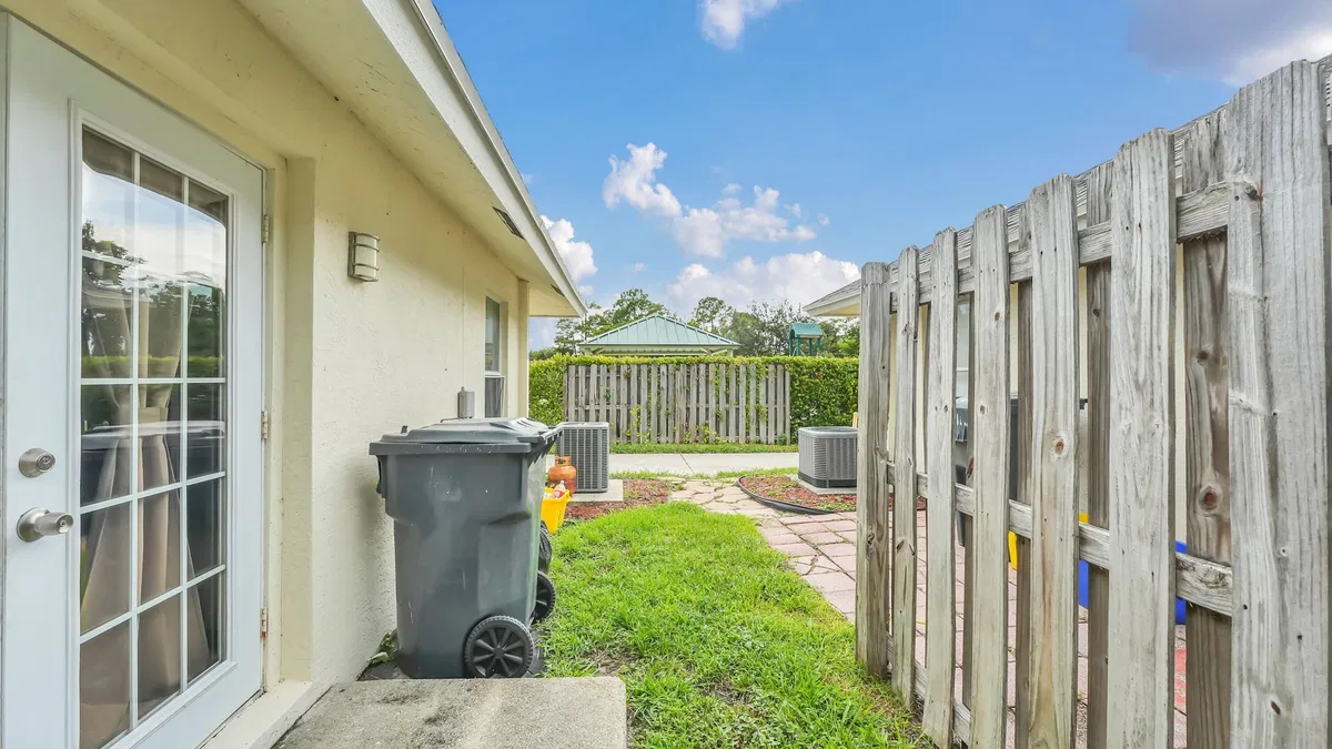  Residence photo 25