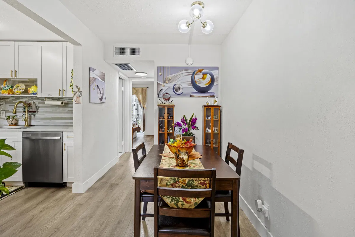 Unit 202 photo 7