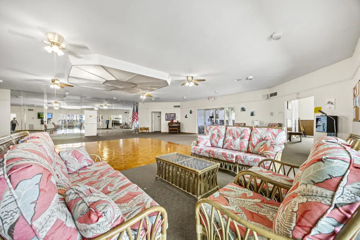 Unit 202 photo 19