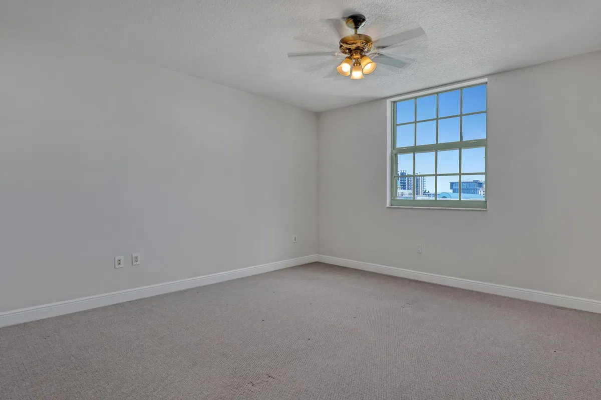 610 Clematis Unit 618 photo 16