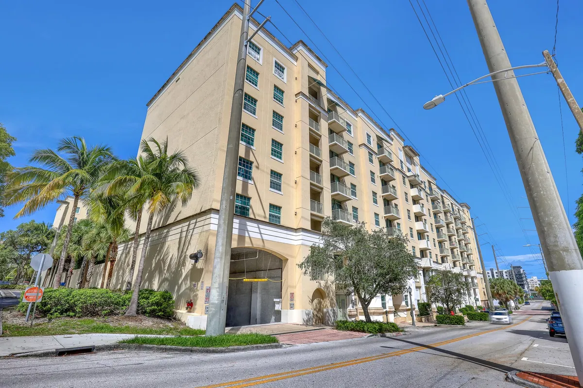 610 Clematis Unit 618 photo 43